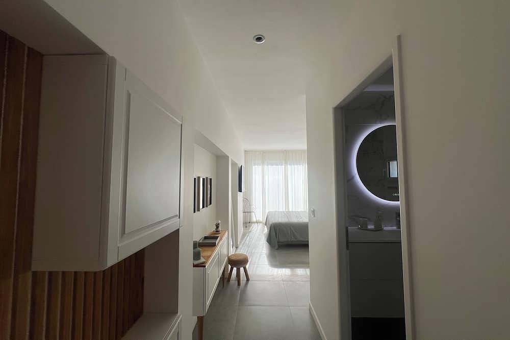 Bienvenue dans notre charmante suite avec sa véritable piscine privée!! in Châteauneuf-les-Martigues, Côte méditerranéenne (France)