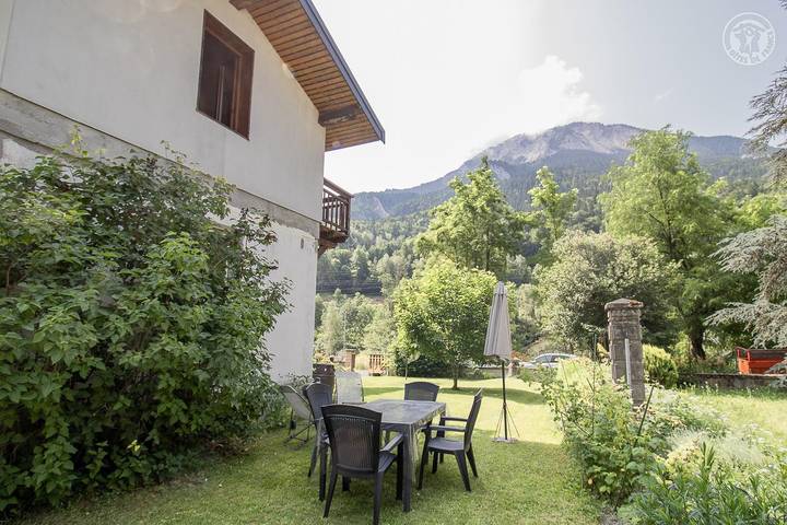 Gîte pour 4 personnes, avec Terrasse ainsi que Jardin et Vue