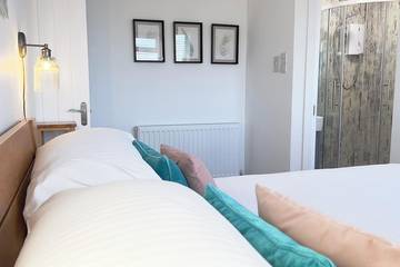 Beach House for 6 People in Westward Ho, Devon, Photo 4