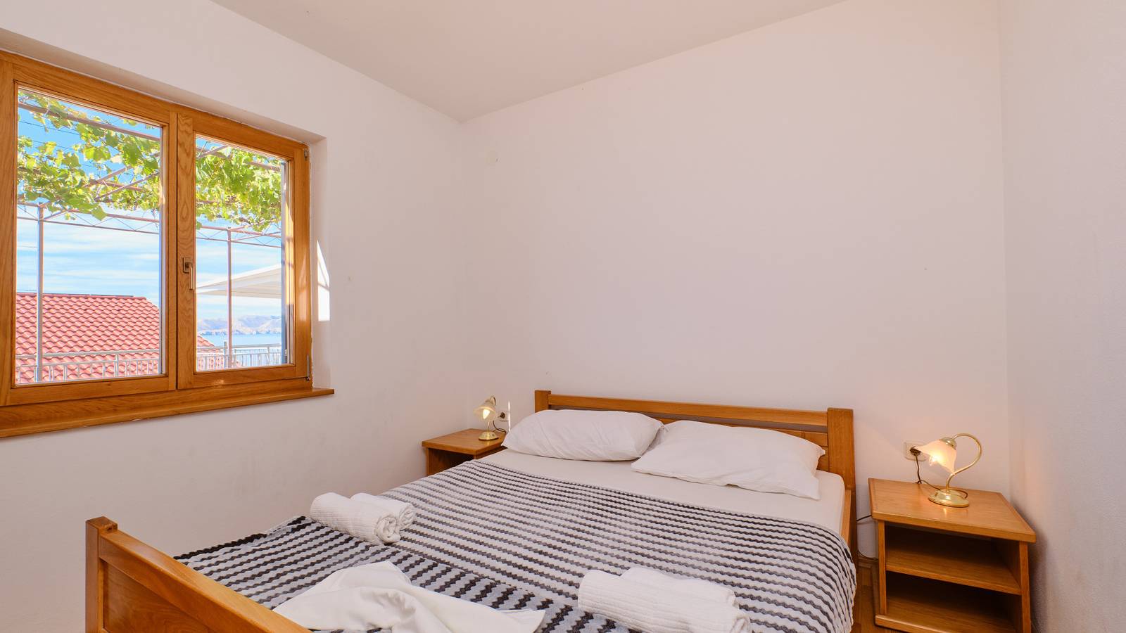 Hel lejlighed, Apartment Mediera sea view 3 by Villas Guide in Sveti Juraj, Velebit Nature Park