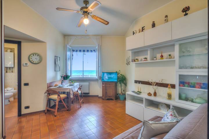 Gîte pour 4 personnes, avec balcon et vue sur l’océan, adapté aux familles à Albenga - 2