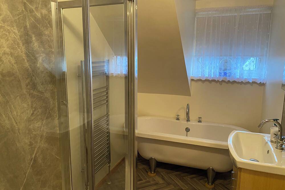 Luxuriöse private Hütte mit Whirlpool im Freien und Meerblick am Strangford Lough in Strangford Lough