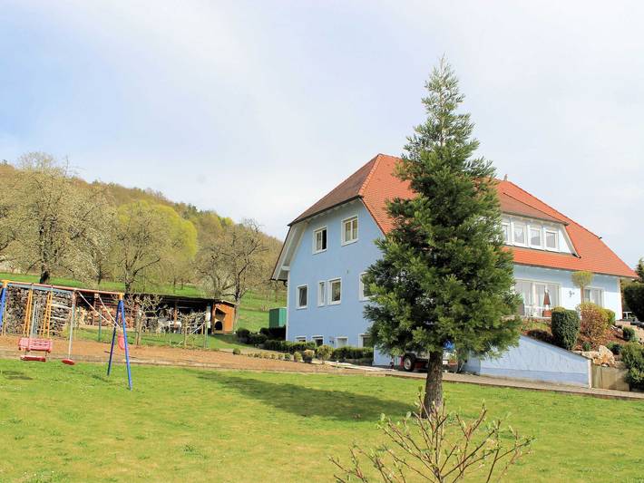 Ferienwohnung für 9 Personen, mit Ausblick und Garten, kinderfreundlich in der Fränkische Schweiz - 4