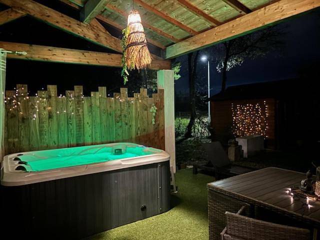 La Villa Claudia Jardin et Spa in Pennautier, Région de Carcassonne