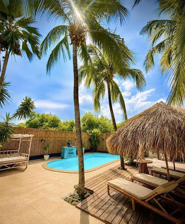 Hôtel pour 3 personnes, avec piscine et jardin - 1
