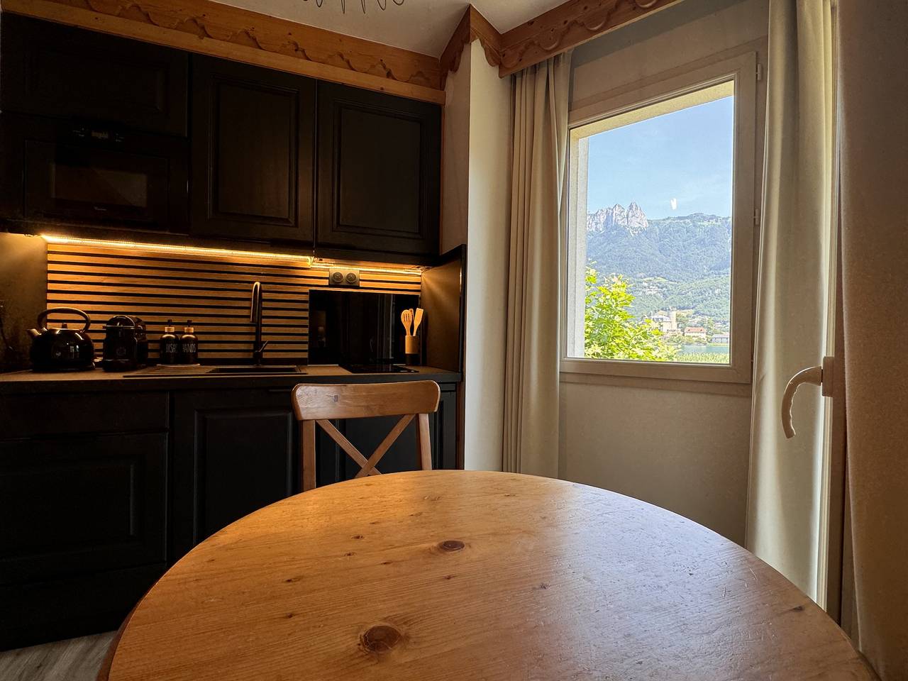 Ganzes Studio, Studio La Baie des Voiles  vue lac et montagne in Duingt, Bauges