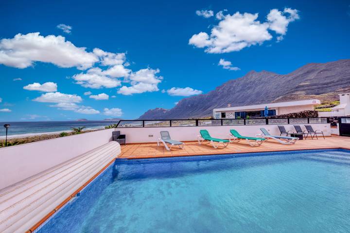 Apartamento para 6 personas, con vistas al mar y jardín en Playa Famara