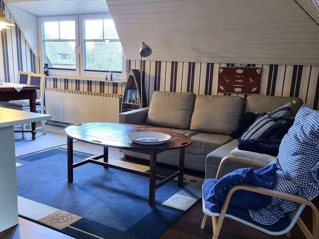 Ganze Wohnung, Komfortable Ferienwohnung Klönschnack mit Garten, nahe Nordseestrand und Zentrum in Burhave, Butjadingen