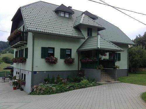 Maison d’hôte pour 3 personnes, avec terrasse dans Plitvička Jezera