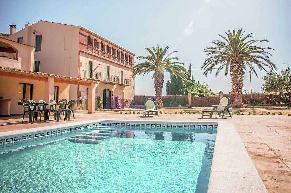 Ferienhaus in St Pere Pescador mit Pool in Sant Pere Pescador, Oberampurien