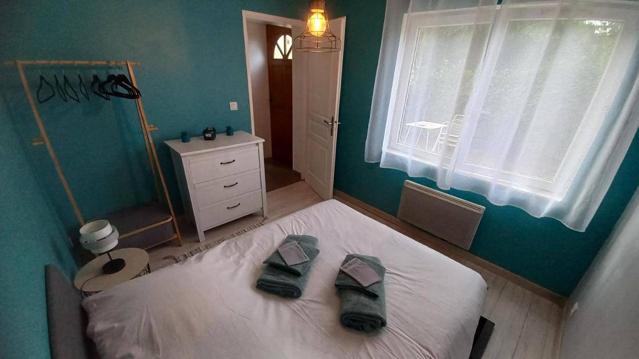 Appartement entier, Bonheur des prés, T2 jardin, parking in Chaponost, Lyon et ses environs