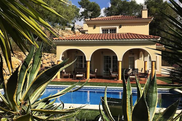 Villa pour 9 personnes, avec jardin à Olivella