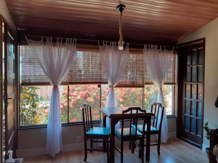 Casas e apartamentos de temporada para 8 pessoas, com jardim em Rio das Ostras