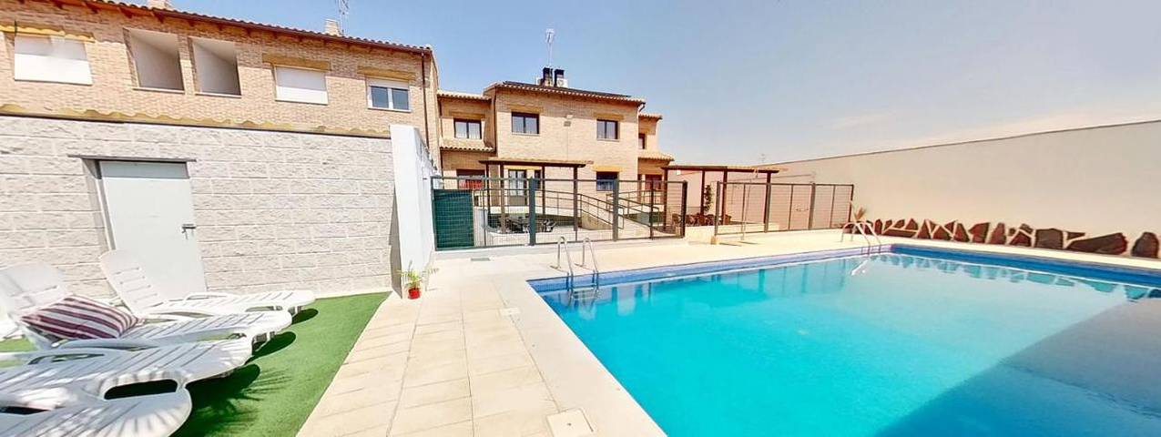 Location de vacances pour 15 personnes, avec Terrasse ainsi que Jardin et Piscine à Gálvez