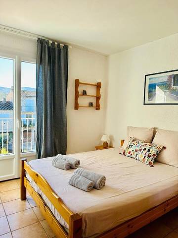 Gîte pour 2 personnes, avec balcon ainsi que vue et vue sur le lac à Les Salles-sur-Verdon