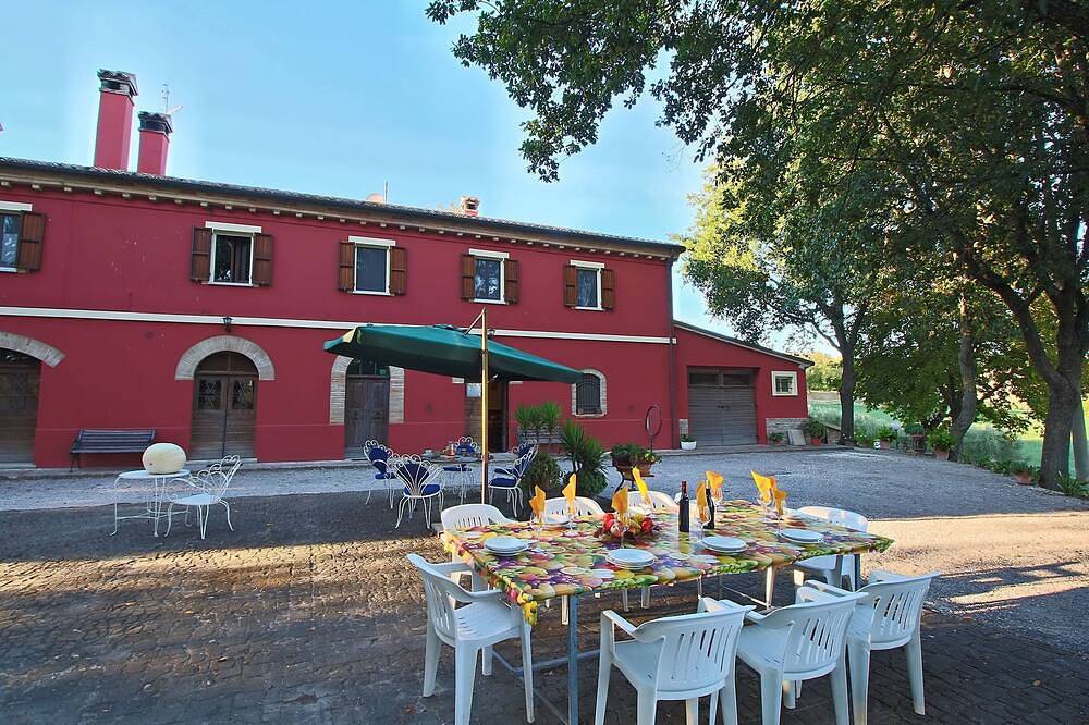 Ferienhaus in Serrungarina in Seenähe in Serrungarina, Colli al Metauro
