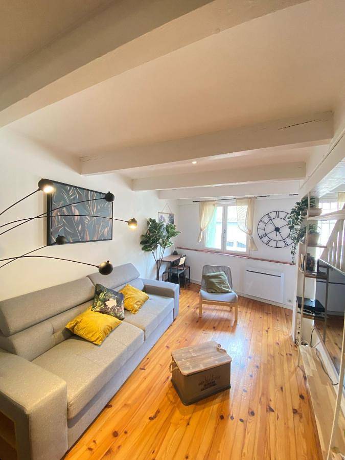 Two-Bedroom House in Narbonne, Côte d'Améthyste