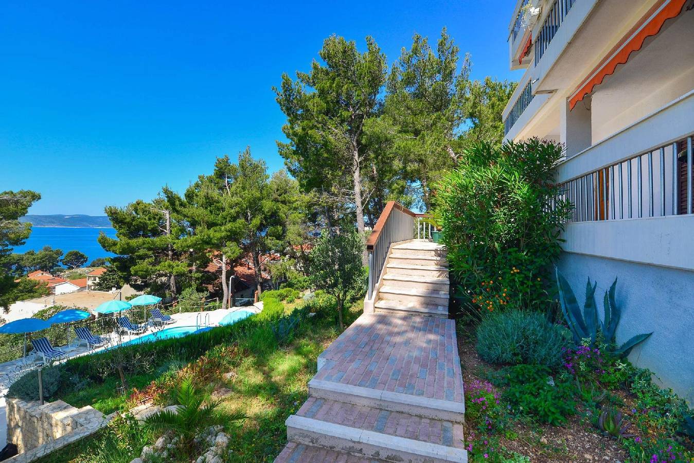 Geheel vakantieappartement, Air-conditioned apartment close to the beach in Baška Voda, Makarska Riviera