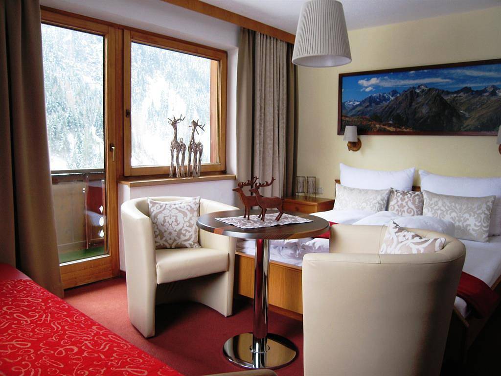 Ganze Ferienwohnung, Doppelzimmer mit Dusche, Wc in Kappl, Verwall