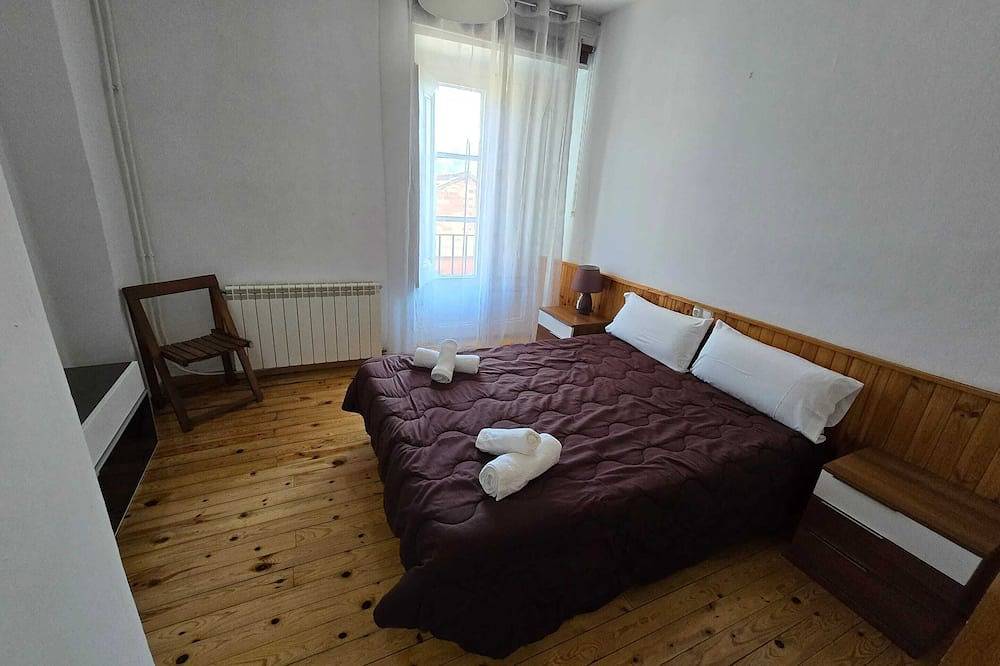 Entire apartment, Homerez - Apt Bellver de Cerdanya in Bellver de Cerdanya, Catalan Pyrenees