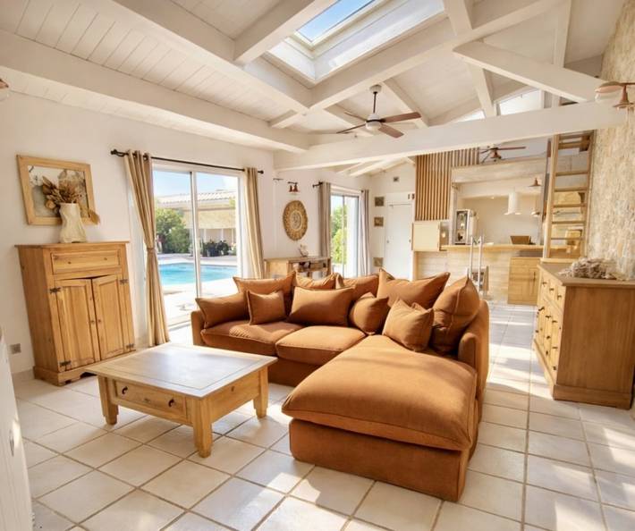 Location de vacances pour 6 personnes, avec terrasse et piscine, adapté aux familles à Dompierre-sur-Mer