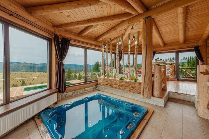 Location de vacances pour 15 personnes, avec sauna et terrasse ainsi que jardin et vue dans Cluj-Napoca - 2