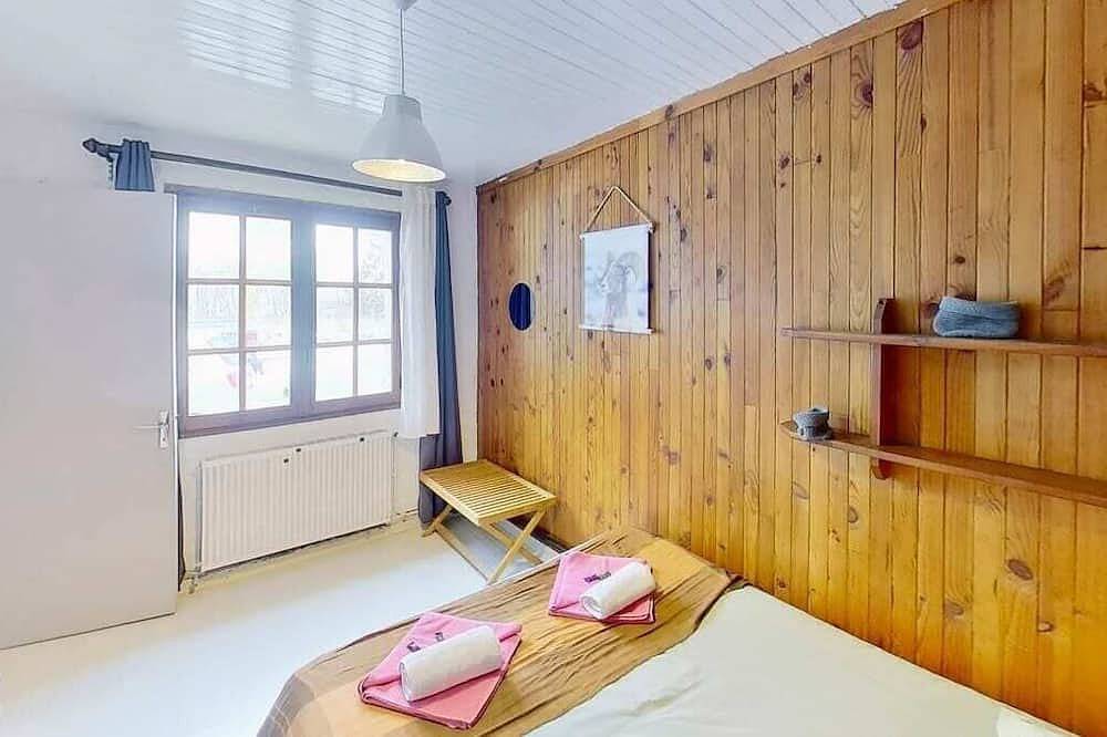 Entire apartment, Casa-Le Toussiard apart dans chalet St-Véran 4-6p in Saint-Véran, Queyras