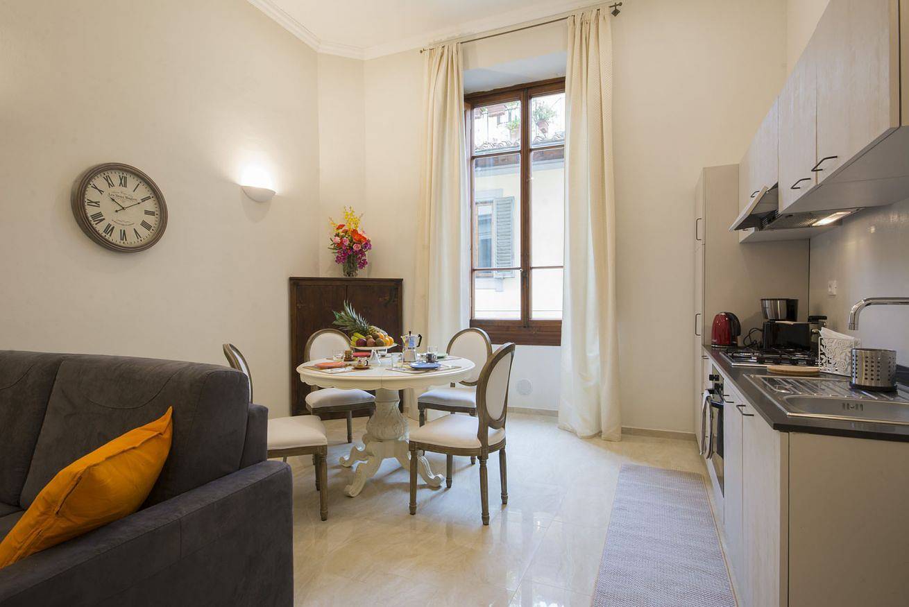Entire apartment, Iris 2 by Mmega in Florence city center, Florence