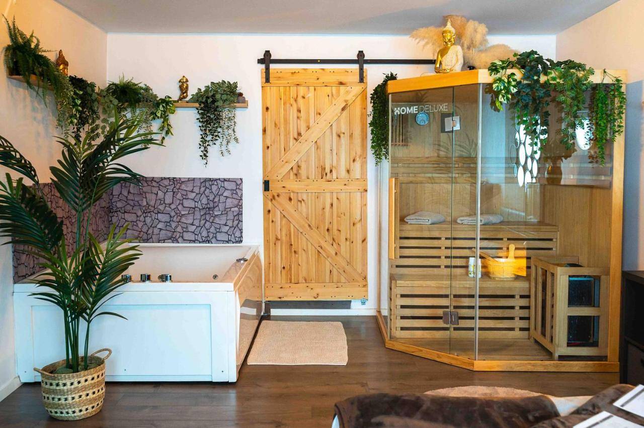Ganze Ferienwohnung, Wellness Suite mit Whirlpool und Sauna in Ahlen, Kreis Warendorf