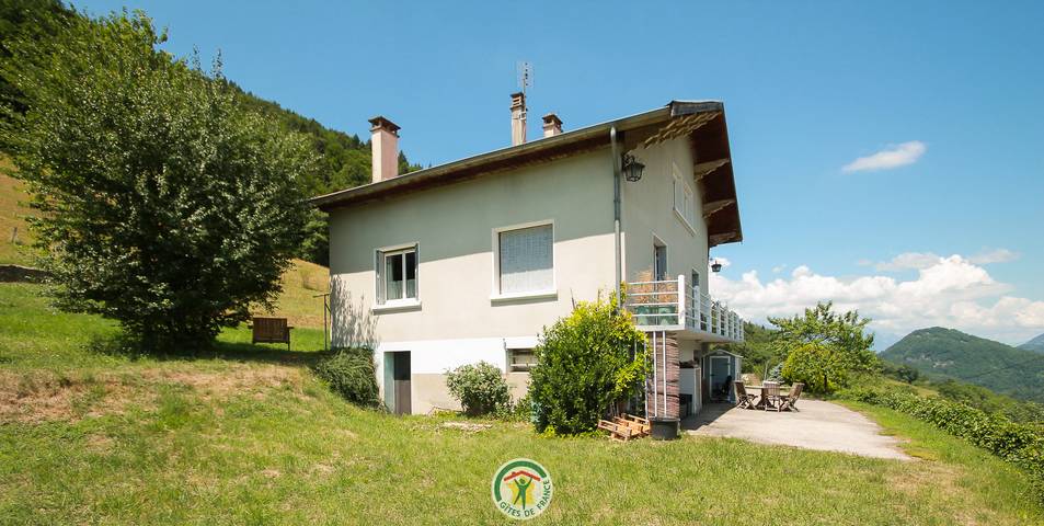 Gîte pour 4 personnes, avec jardin dans Le Moutaret