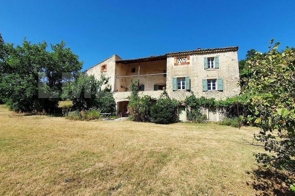 Le mas des Crouès - Domaine provençal avec piscine au pays du Verdon in Bras-d'Asse, Alpes-de-Haute-Provence
