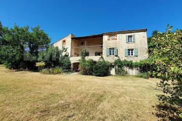 Gîte pour 15 personnes, avec jardin à Bras-d'Asse
