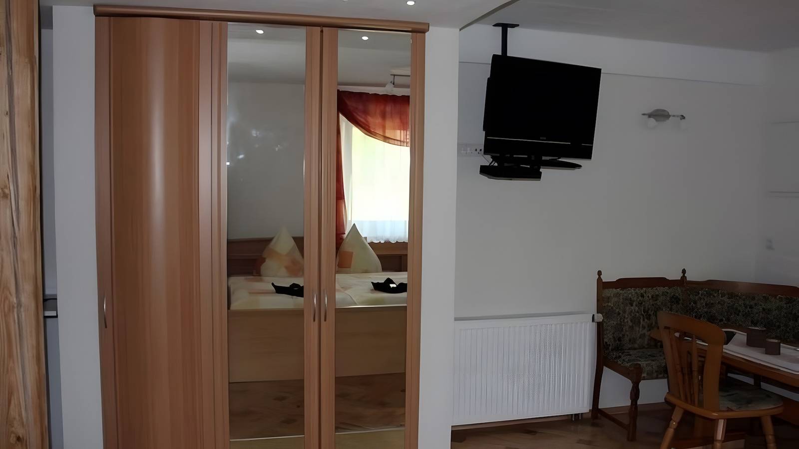 Ganze Wohnung, Ferienwohnung für 2 Personen (25 m²)  in Cranzahl, Sehmatal