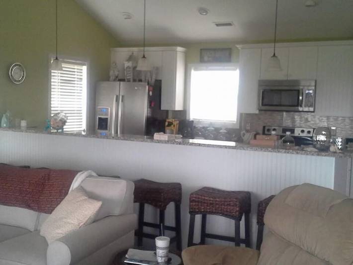 Vacation rental for 13 people, with pool and balcony as well as yard in North Topsail Beach