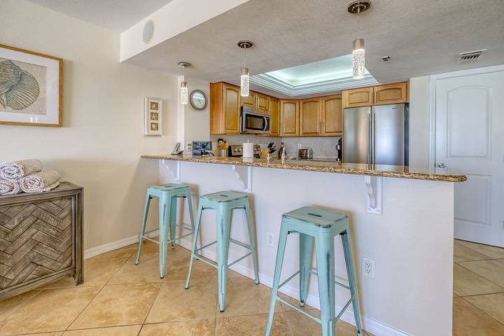 Vacation rental for 4 people, with balcony and pool in Indian Shores