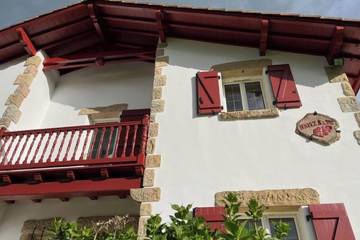 Gîte pour 12 personnes, avec jardin et balcon, animaux acceptés à Pagolle