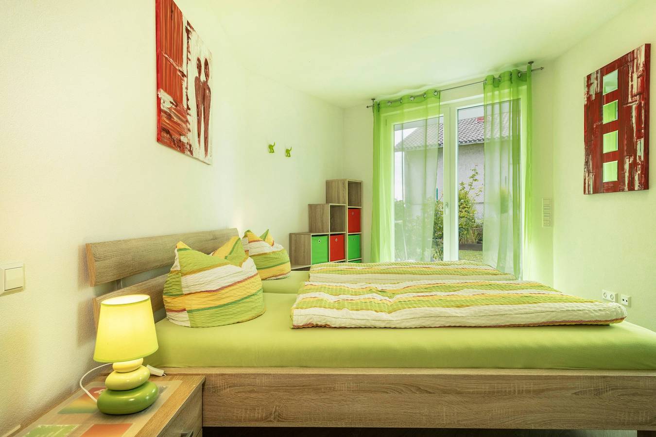 Vakantiewoning 'Orchidee' met groot terras en uitzicht op de bloementuin, foto 11