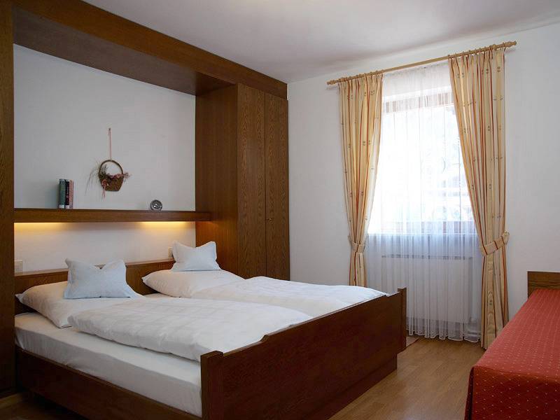 Ganze Ferienwohnung, Vierjahreszeiten - (8) Zwei-Raum-Ferienwohnung 50qm, Bad/Wc, Extra-Schlafraum, Küche, Balkon in Reit im Winkl, Bayerische Alpen