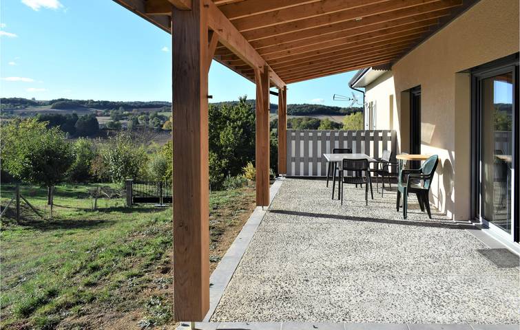 Gîte pour 4 personnes, avec terrasse à Galan