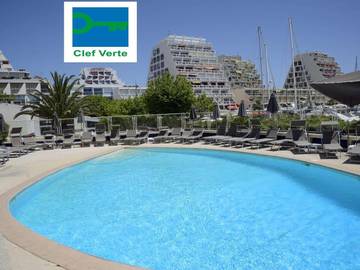 Hôtel pour 3 personnes, avec balcon et piscine dans Office De Tourisme La Grande Motte