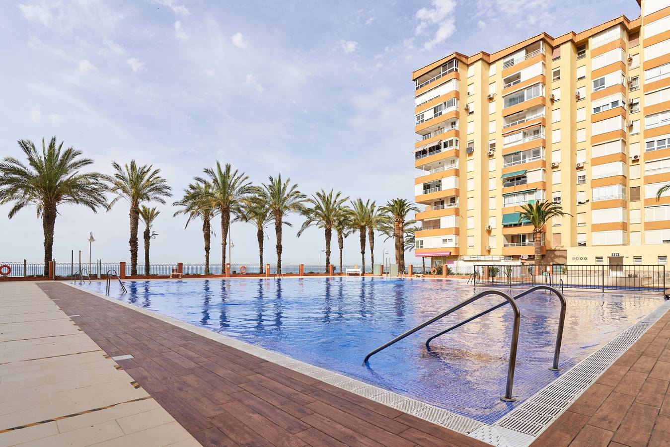 Estudio entero, Apartamento estudio "Fetén Algarrobo Costa" con vistas al mar, piscina privada y Wi-Fi in Algarrobo Costa, Algarrobo