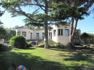 Chambre d’hôte pour 2 personnes, avec piscine et jardin ainsi que jacuzzi et sauna dans Occitanie