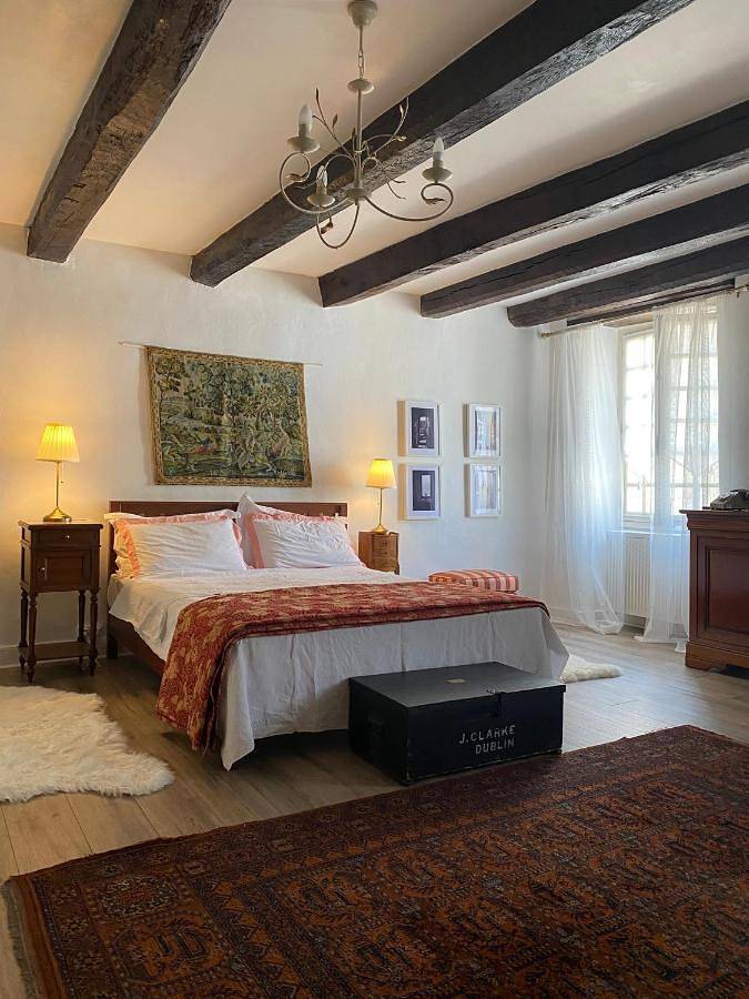 Location de vacances pour 2 personnes, avec vue et jardin, animaux acceptés à Nanteuil-en-Vallée - 2