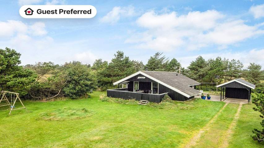Ferienhaus für 6 Personen, mit Garten und Whirlpool in Tirpitz Museum (Oksby)