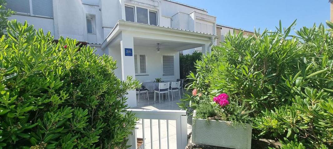 Gîte pour 2 personnes, avec jardin et terrasse à Gajac - 2