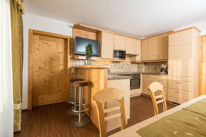 Ferienwohnung Baumwurzel (1-2 Nächte Nf) in Fischbach, Steirerland