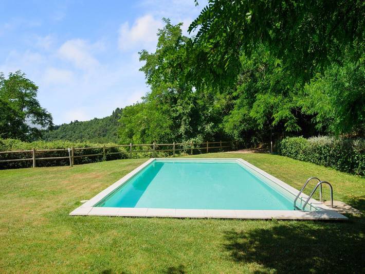 Appartamento per 4 persone, con Terrazza e Giardino nonché Piscina a Calenzano