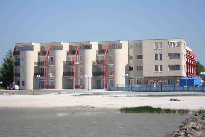 Vakantiehuis voor 4 personen, met Balkon/Terras in Makkum