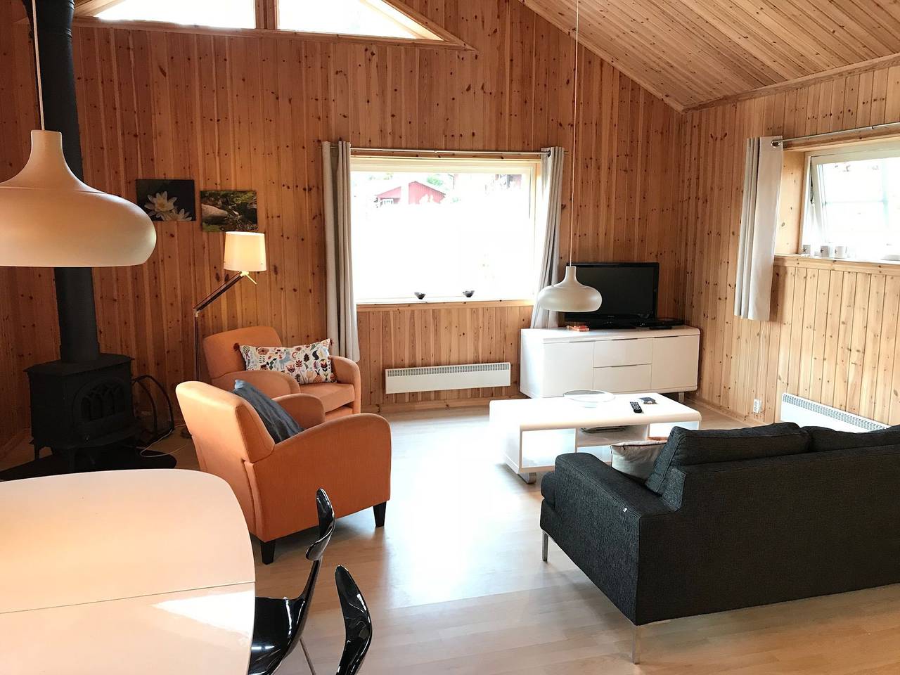 Skidor, bastu och Scandinavian Serenity Chalet in Vitsand, Värmland