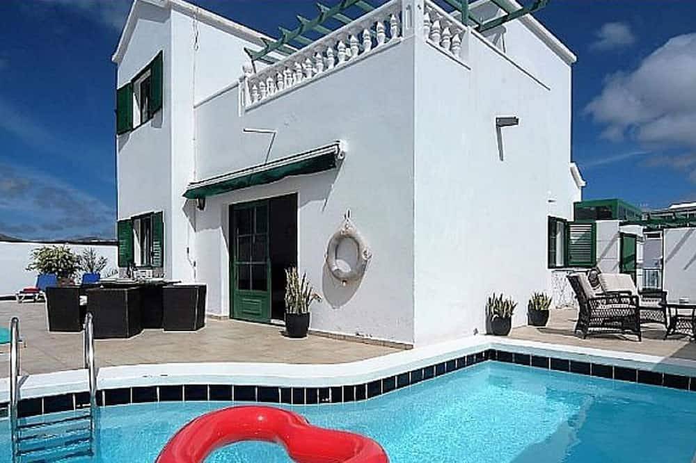 Villa Blue Skies 2, Villa mit privatem Pool, 10 Minuten zu Fuß zum Strand / Hauptstraße in Puerto del Carmen, Tías